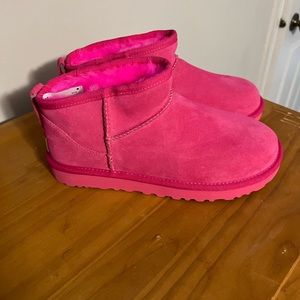 Brand new/unworn Pink UGG ultra mini, size 8